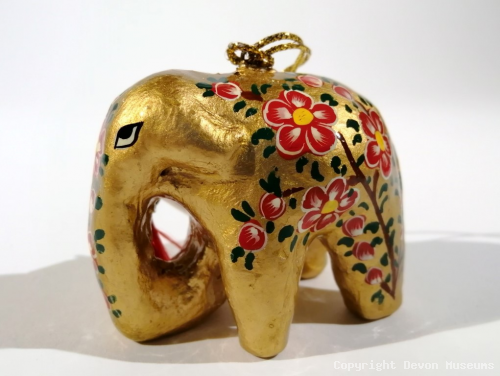 Gold flower elephant decoration product photo